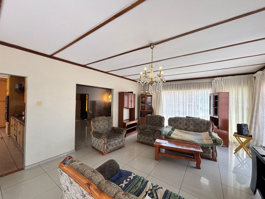 5 Bedroom Property for Sale in Adamayview North West